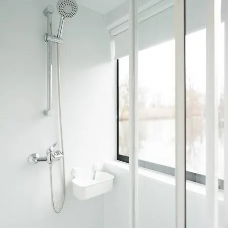 Deine Schwimmende Auszeit Auf Dem Wasser - Festlieger Hausboot Tortuga Botel *