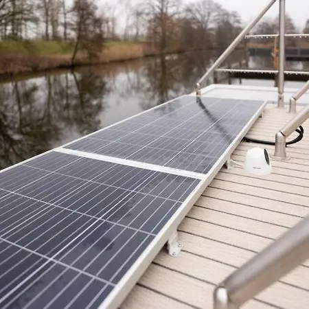 船上ホテル Deine Schwimmende Auszeit Auf Dem Wasser - Festlieger Hausboot Tortuga Dömitz