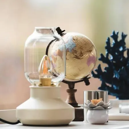 Deine Schwimmende Auszeit Auf Dem Wasser - Festlieger Hausboot Tortuga