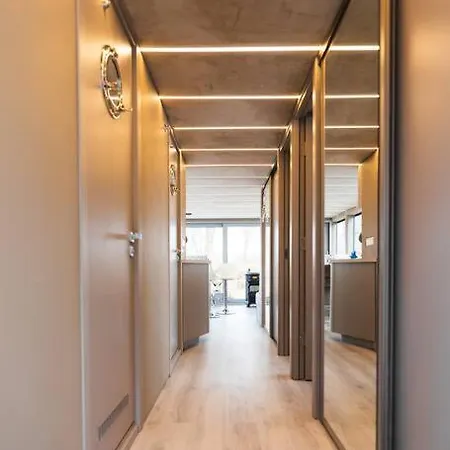 Deine Schwimmende Auszeit Auf Dem Wasser - Festlieger Hausboot Tortuga *