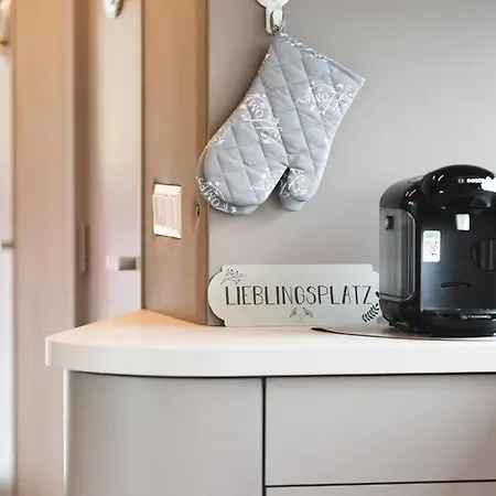 Deine Schwimmende Auszeit Auf Dem Wasser - Festlieger Hausboot Tortuga Botel *