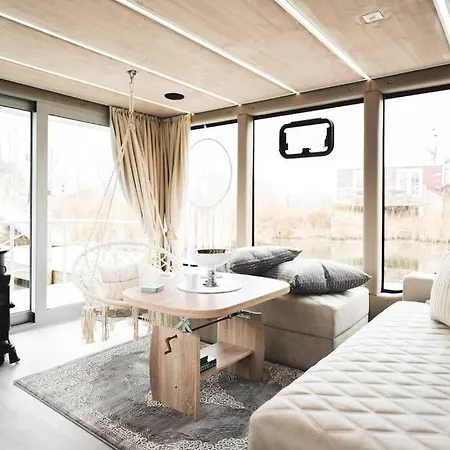 Botel Deine Schwimmende Auszeit Auf Dem Wasser - Festlieger Hausboot Tortuga *